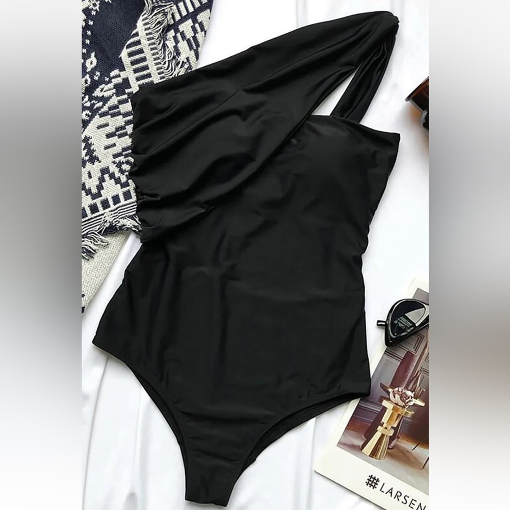 Asymmetrical/One shoulder Swimsuit!!